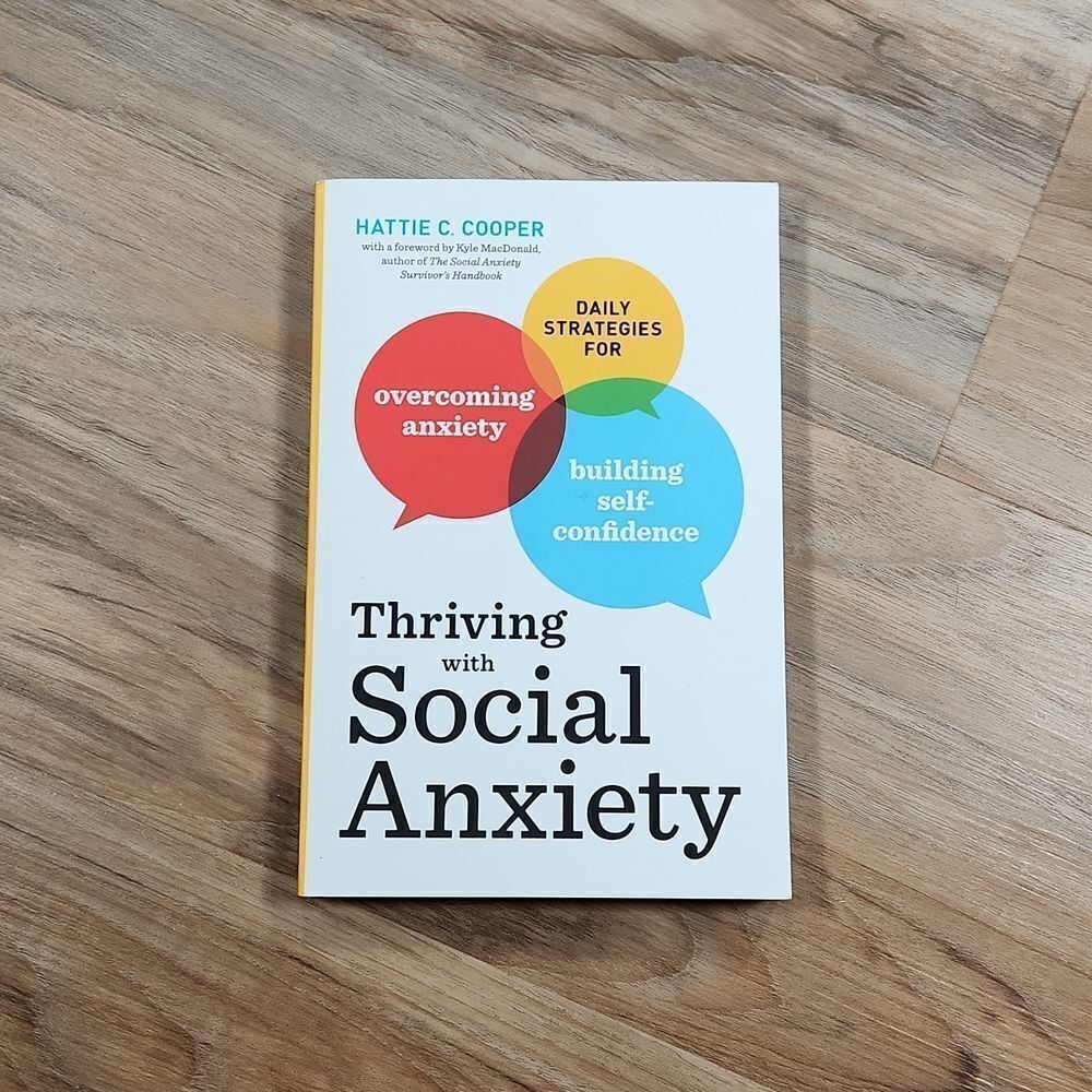 🔺️NWOT Thriving with Social Anxiety Book